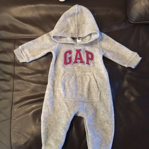 Gap Romper size 3/6 months